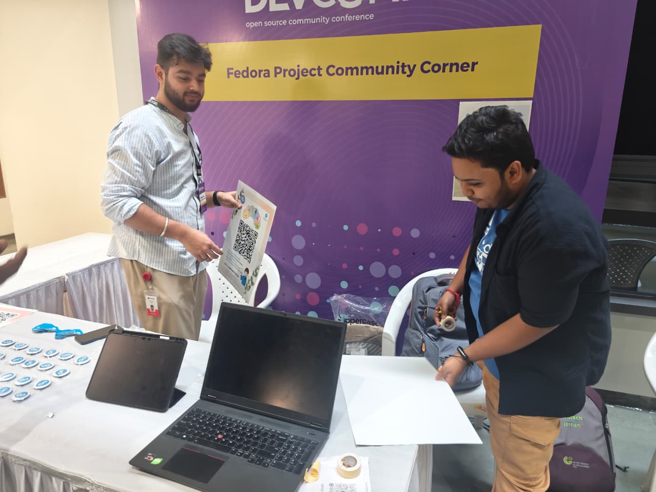 Fedora Project Booth Setup - Image 2